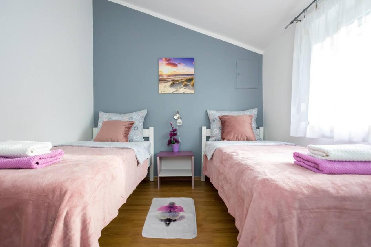 Apartman Luni Sa Bazenom - Malinska, Sveti Anton Sveti Anton (Krk) Exterior foto