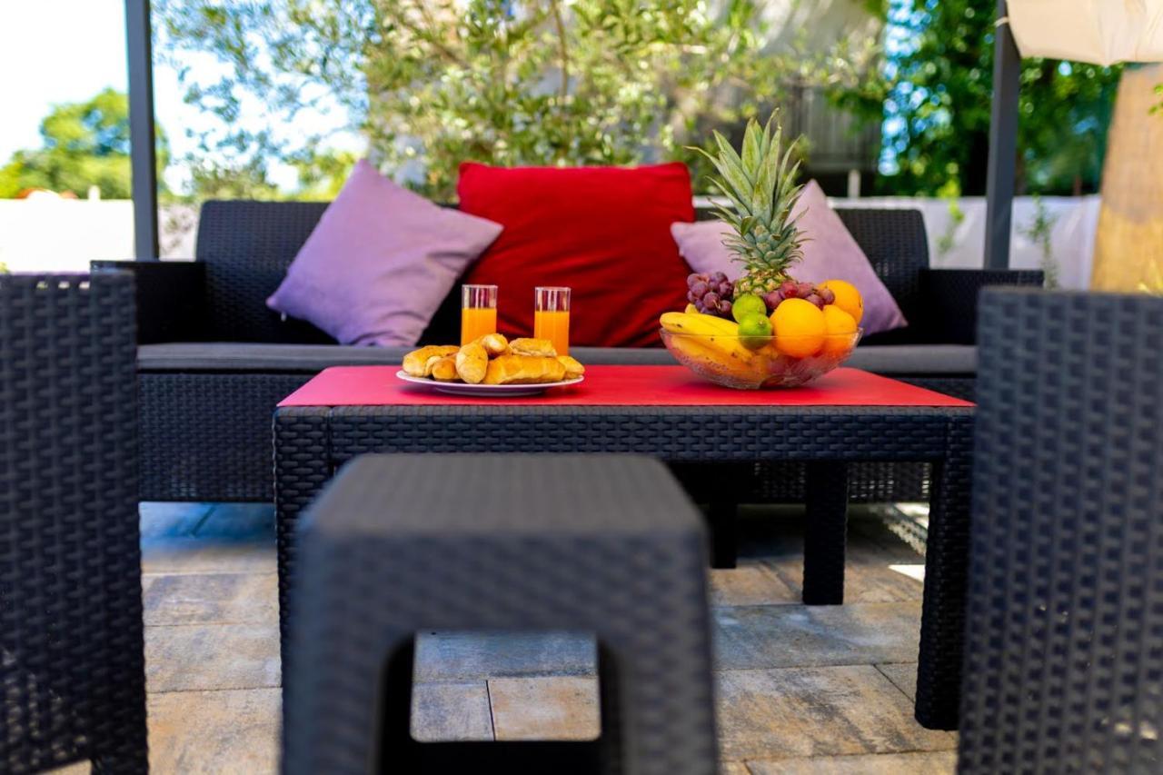 Apartman Luni Sa Bazenom - Malinska, Sveti Anton Sveti Anton (Krk) Exterior foto